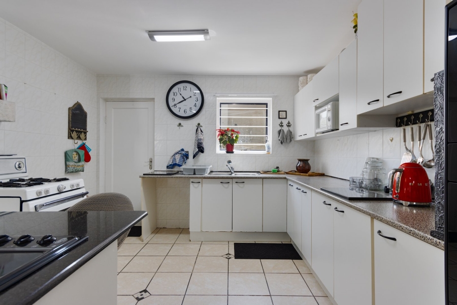 3 Bedroom Property for Sale in Cayman Beach Western Cape